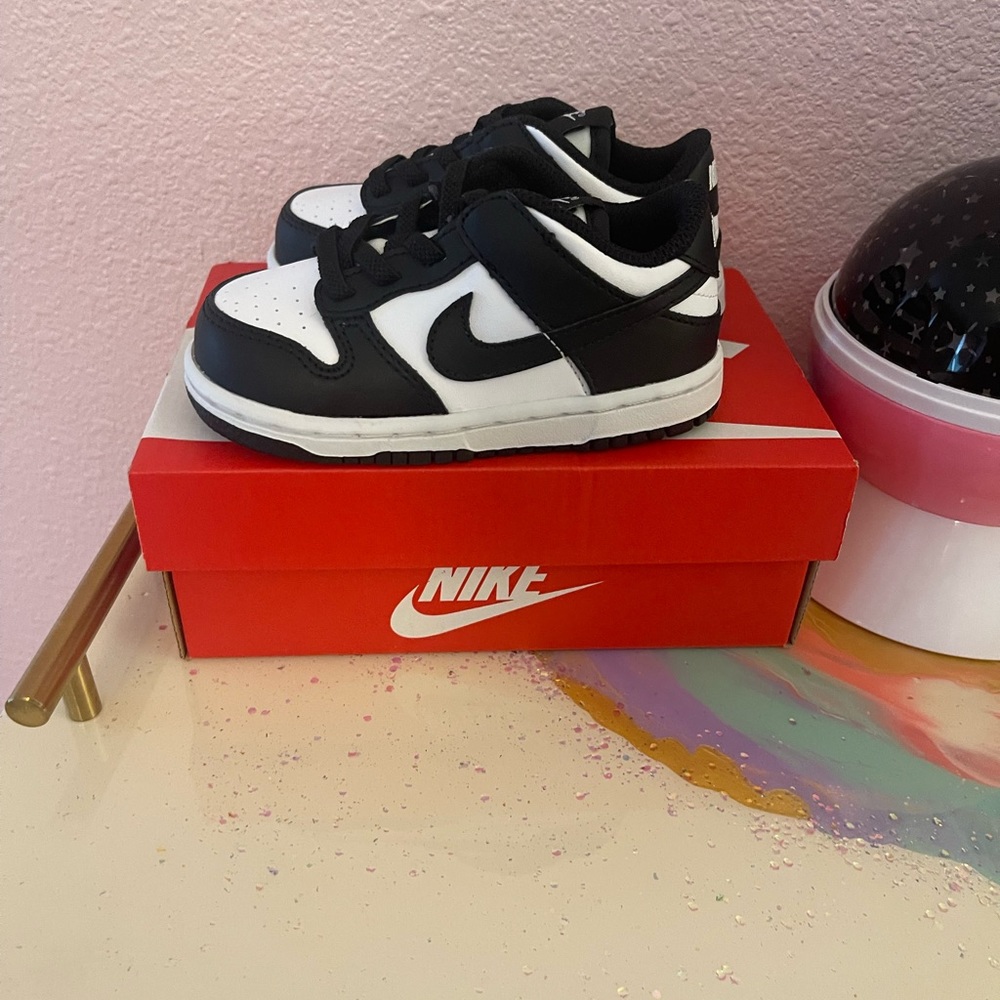 Nike Panda Dunks